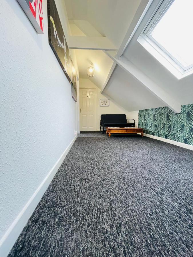 Fishponds Lodge ブリストル エクステリア 写真