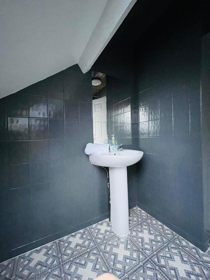 Fishponds Lodge ブリストル エクステリア 写真
